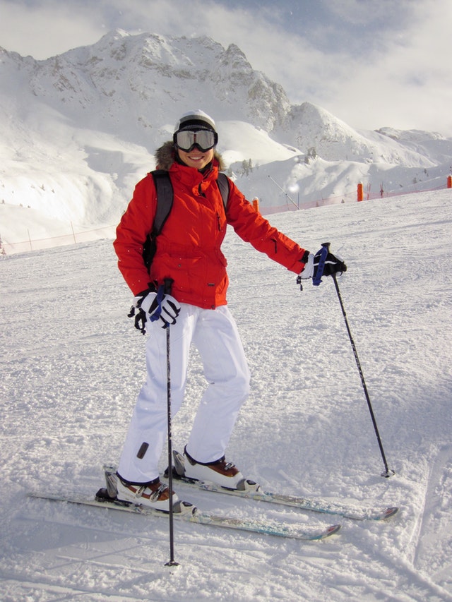 dziewczyna na nartach