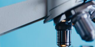 Czy policja może sprawdzić czy masz soczewki?