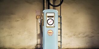 Czy pompa hydrauliczna sama zasysa olej?
