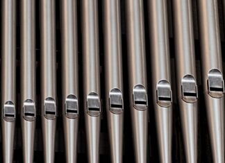 Czy mop parowy Vileda czyści fugi?